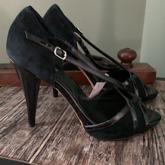 𝅺WHITE HOUSE BLACK MARKET D’Orsay Suede/Patent Heel - Picture 3 of 16